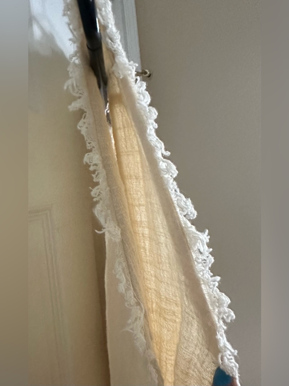 Moon River Textured Cream Sleeveless Tie-Waist Vest - Picture 6 of 11